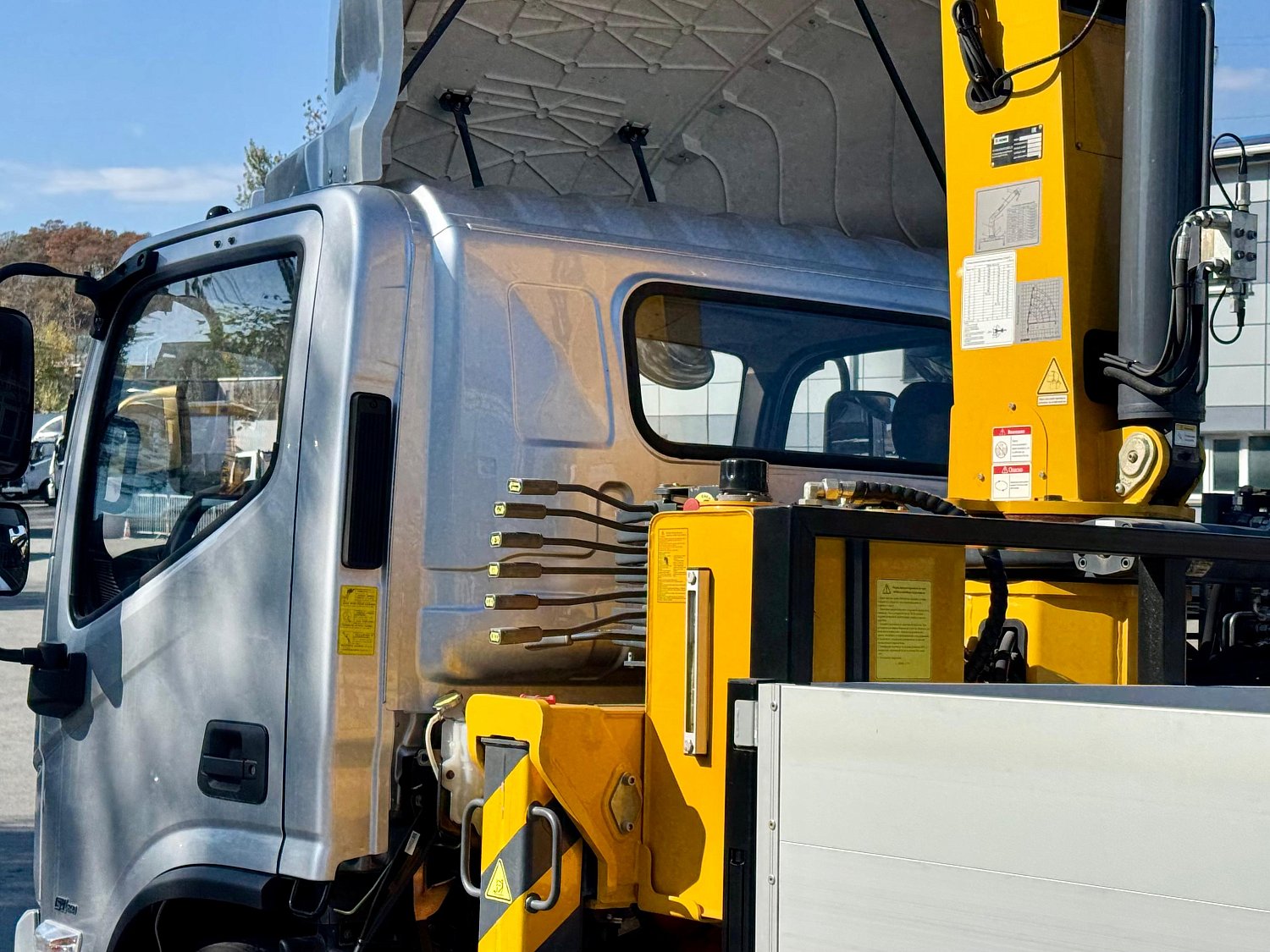 Бортовой грузовик Foton S85 с КМУ XCMG SQS68