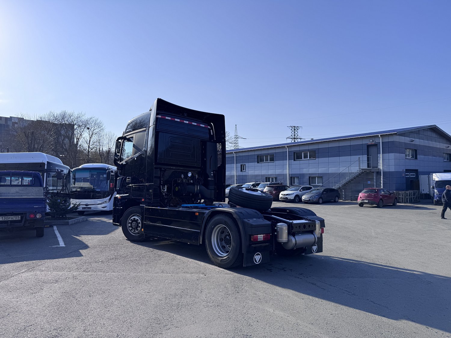 Седельный тягач Foton Auman R 4х2 в наличии