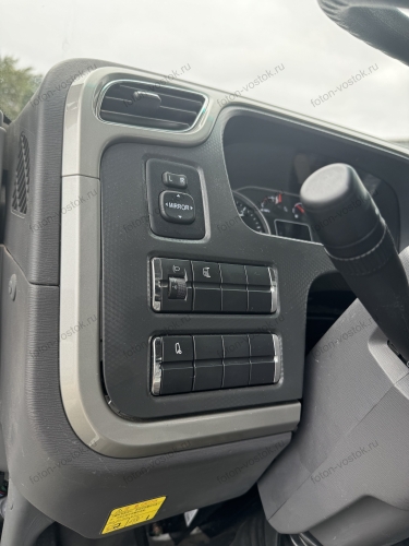 Бортовой с КМУ FOTON EST M18